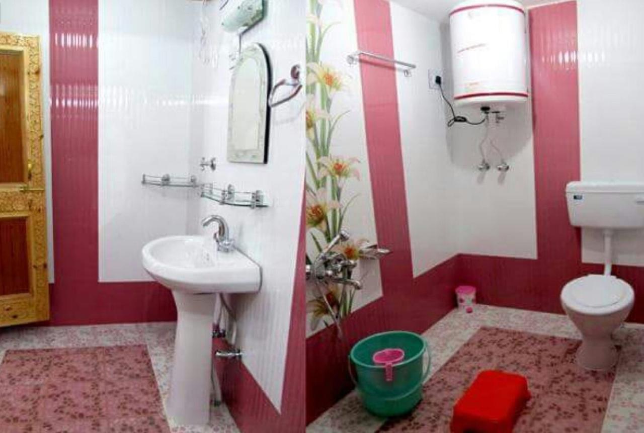 Srīnagar Hotel Monson מראה חיצוני תמונה