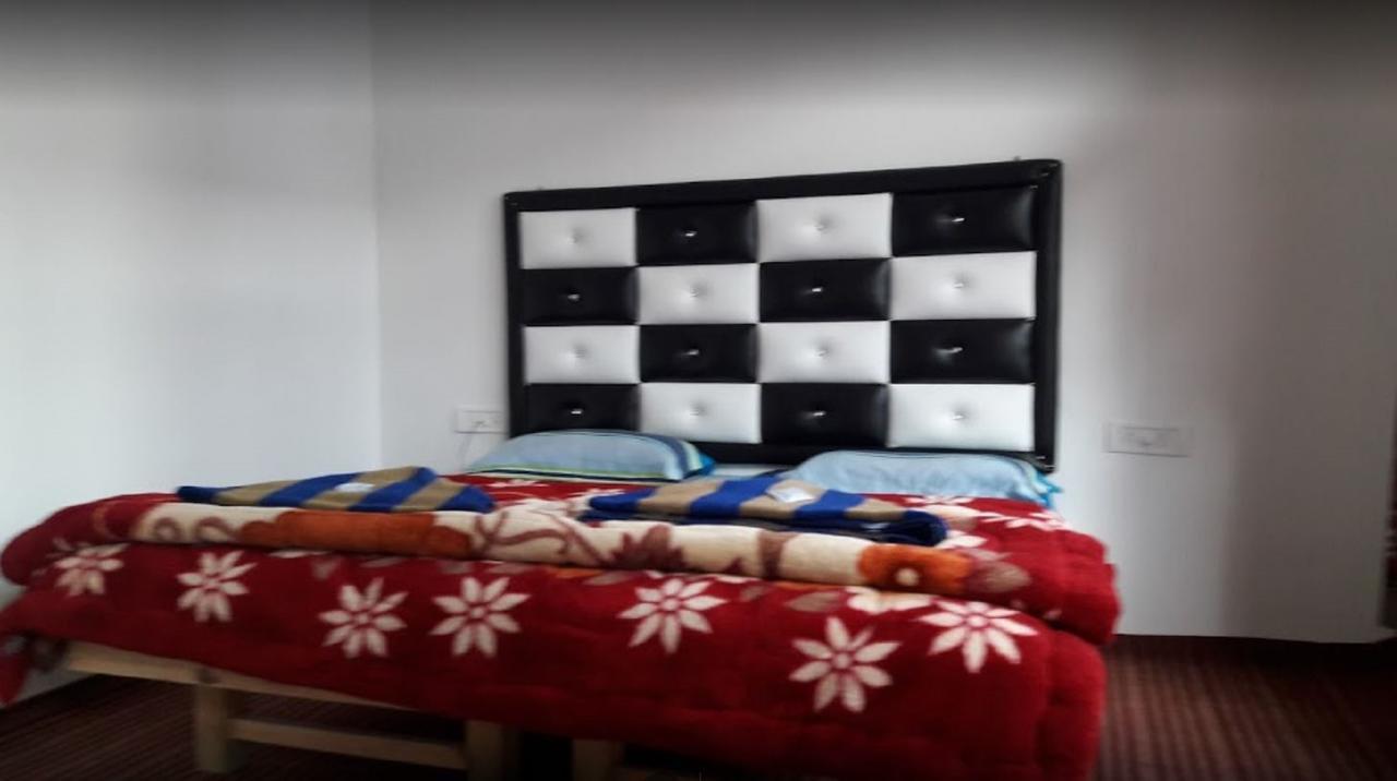Srīnagar Hotel Monson מראה חיצוני תמונה